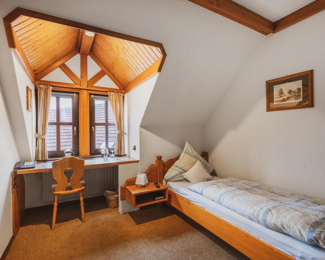 Fremden- Und Monteurzimmer "Zum Ochsen" Flieden Esterno foto